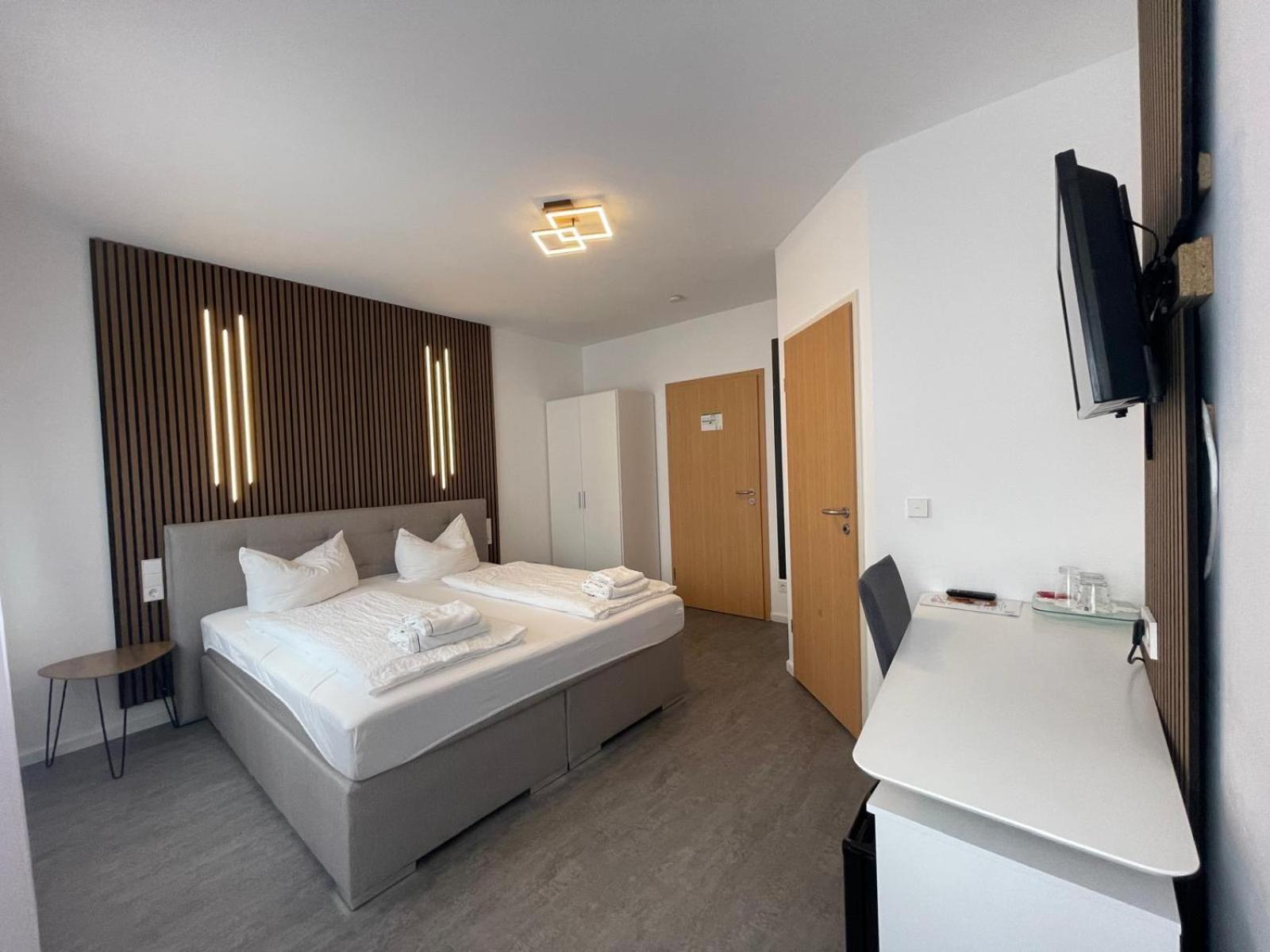 Kusterdingen Hotel Loewen מראה חיצוני תמונה